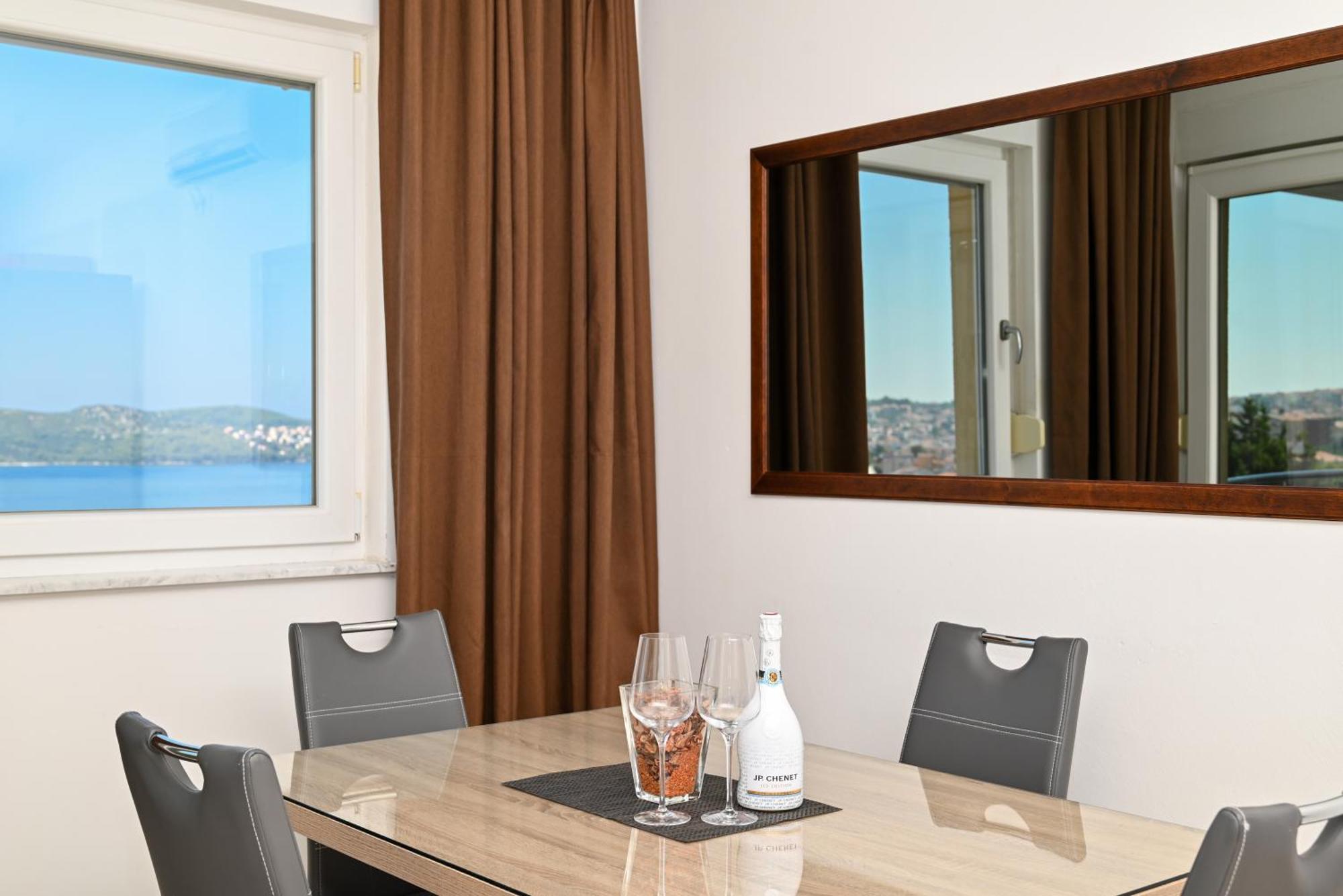 Sunny Place With Sea View Трогир Экстерьер фото